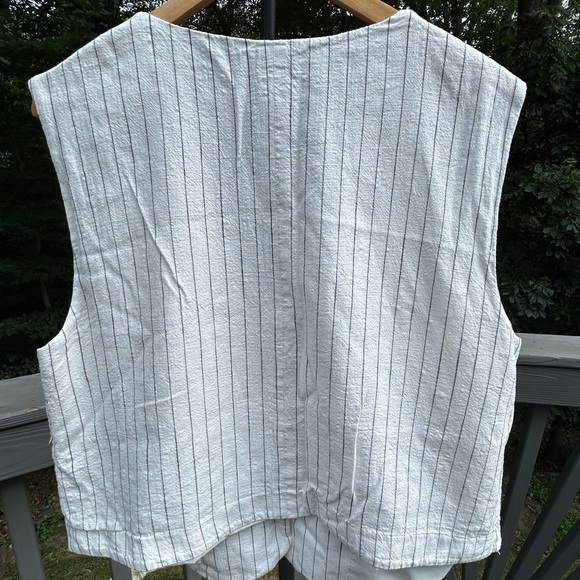 Divided Cream Gray Buttoned Sleeveless Tunic Size XL - Picture 4 of 11